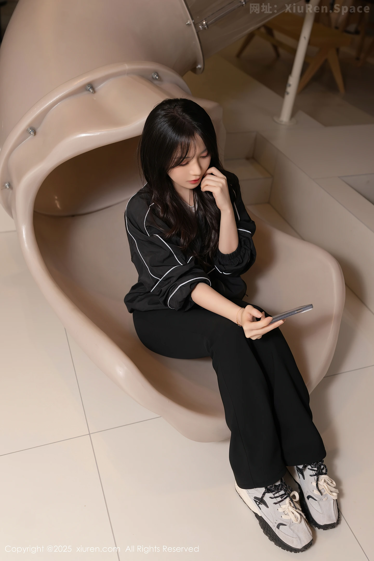 图片[2]-[XiuRen秀人网] VOL.10112 模特鱼子酱Fish性感黑色运动服露白色内衣秀曼妙身材诱惑写真58P-秀人网官方网站